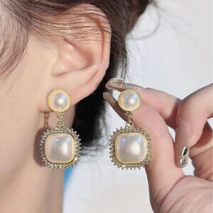 NEW Designer Inspired Pearl and Crystal Elegant Drop Statement Earrings